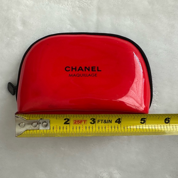 CHANEL Glossy Red small Makeup Bag - Picture 2 of 6